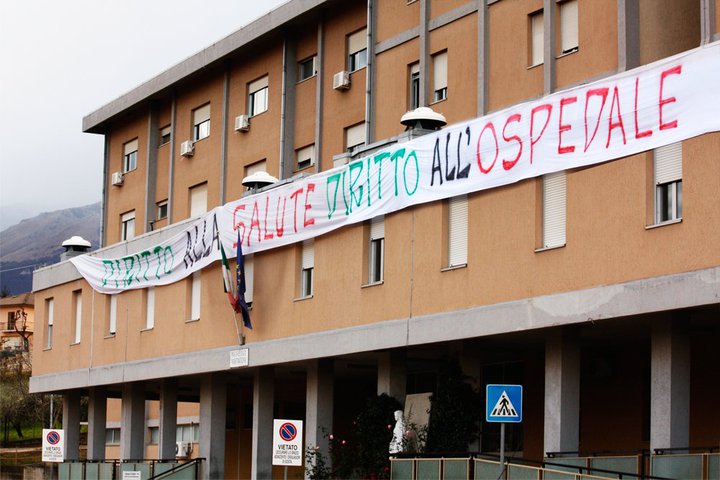 striscione_ospedale.jpg