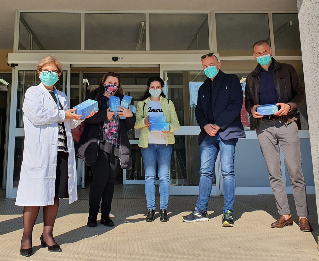 consegna-mascherine-ospedale3.jpg